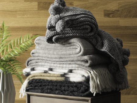 Safavieh Averly Textures and Weaves Grey Throw Supply