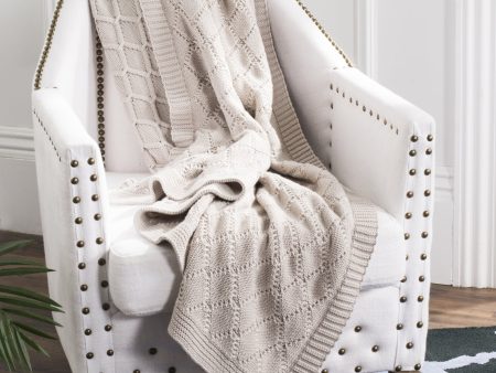 Safavieh Petal Knit Textures and Weaves Palewisper Throw Supply